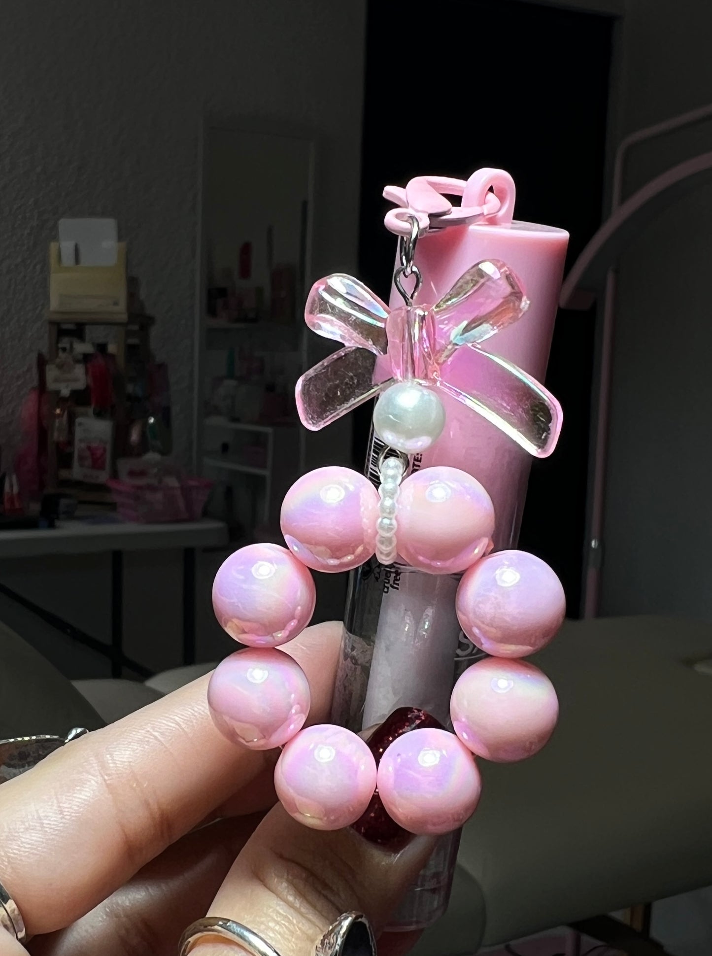 Saniye Lip Serum con Protector Solar SPF 30+ Llavero Perla Rosa y Moño