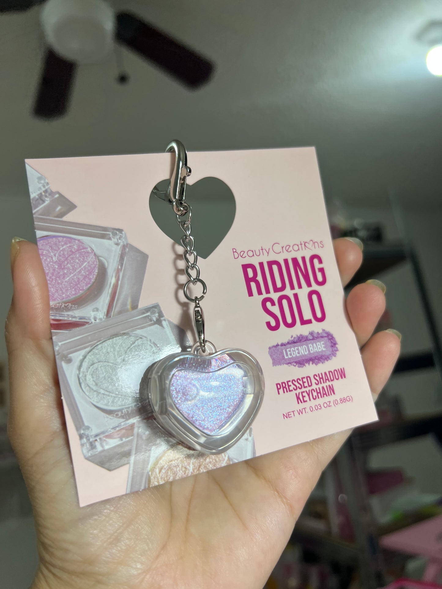 Beauty Creations Riding Solo Llavero con Sombra Tono LEGEND BABE