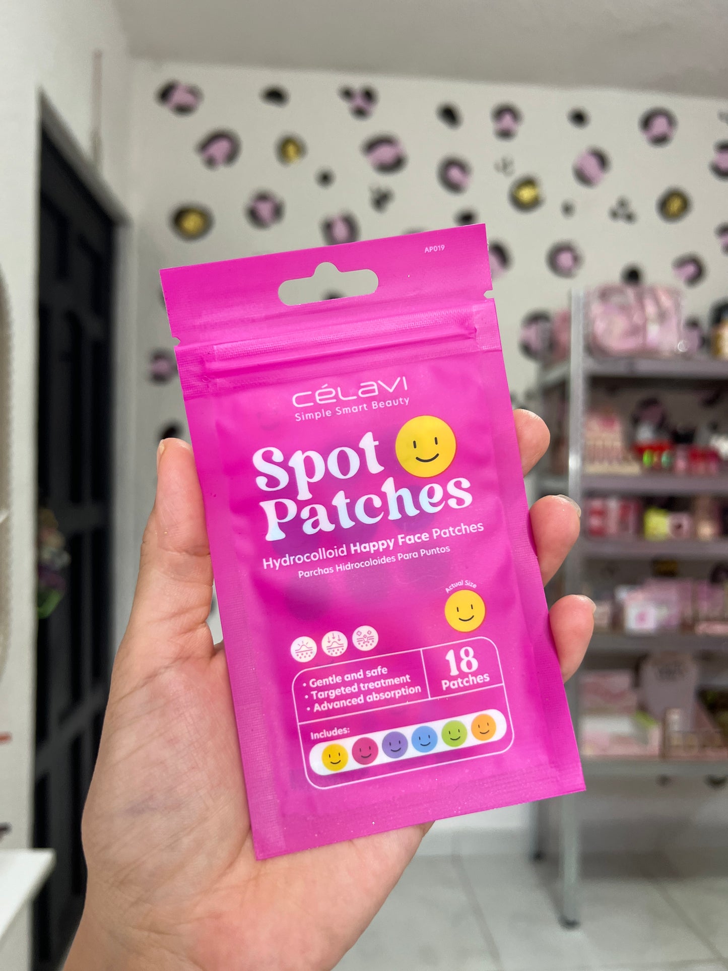 Celavi Parches para Granitos Carita Feliz de Colores Hidrocoloide 18 Pza