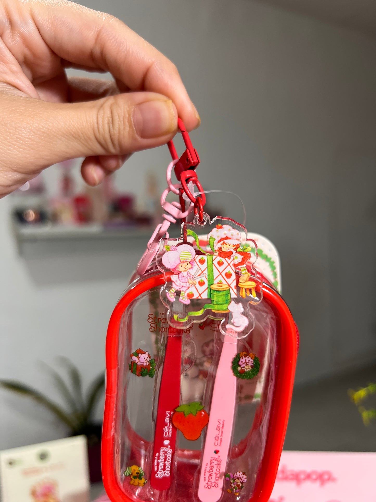 Celavi Set de pinzas con Porta pinza y llavero Rosita Fresita