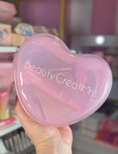 Beauty Creations Cosmetiquera CORAZÓN ROSA